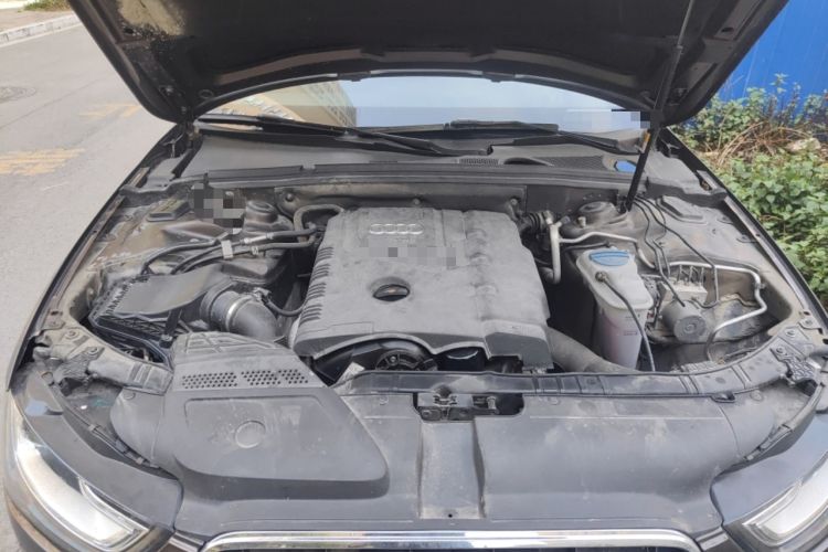 Used Audi A4L 2013 35 TFSI Automatic Standard Model Engine Bay