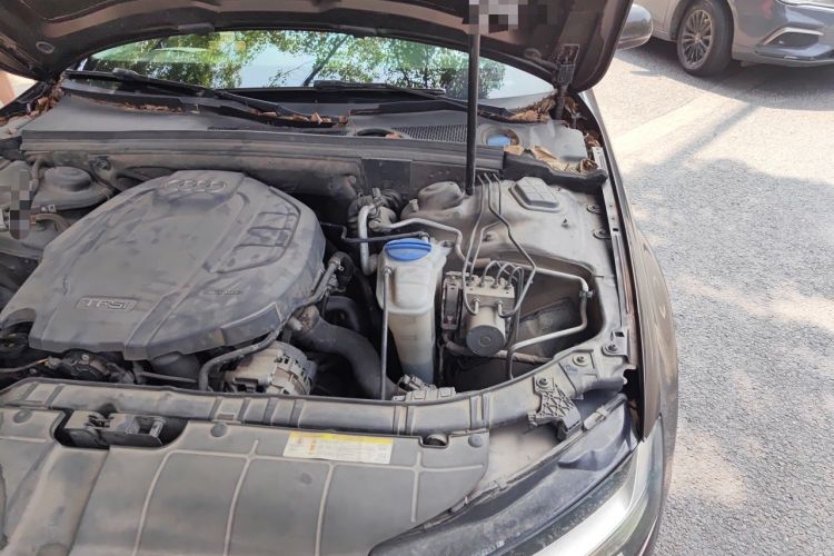Used Audi A4L 2013 35 TFSI Automatic Standard Model Engine Bay Left