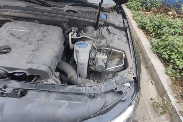 Used Audi A4L 2013 35 TFSI Automatic Standard Model Engine Bay Left