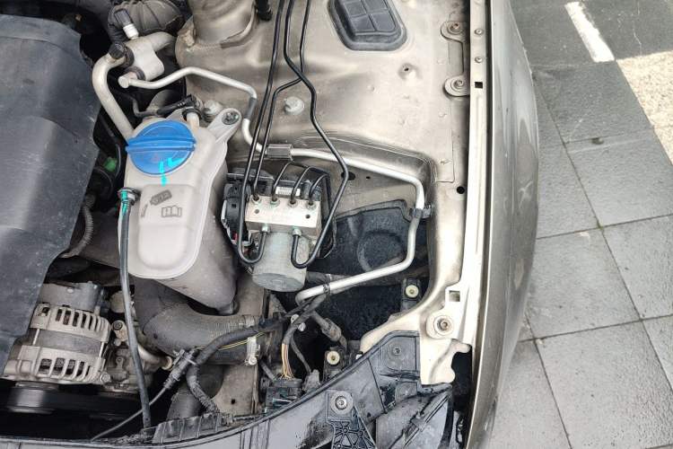 Used Audi A4L 2013 30 TFSI Automatic Comfort Model Engine Bay Left