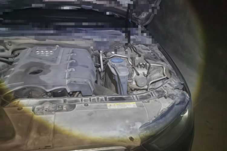 Used Audi A4L 2013 35 TFSI Automatic Technology Edition Engine Bay Left