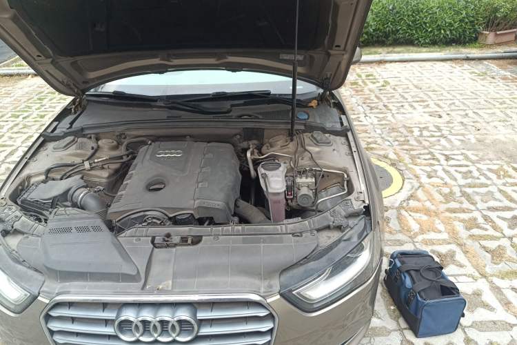 Used Audi A4L 2013 35 TFSI Automatic Standard Model Engine Bay Left