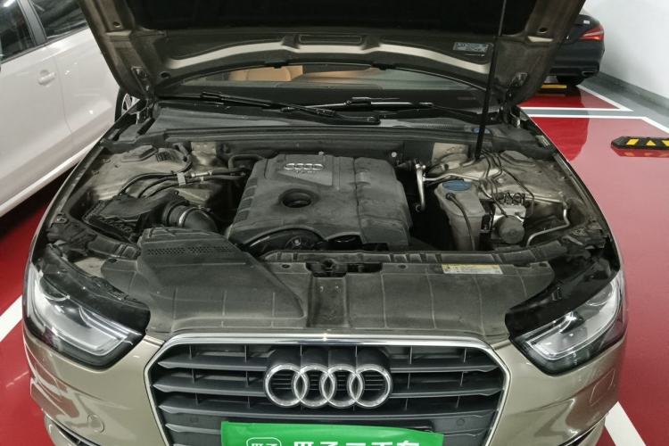 Used Audi A4L 2013 35 TFSI Automatic Standard Model Engine Bay