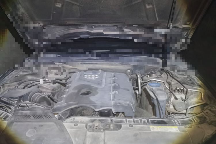 Used Audi A4L 2013 35 TFSI Automatic Technology Edition Engine Bay