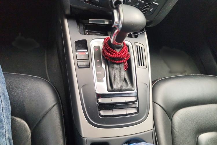 Used Audi A4L 2013 30 TFSI Automatic Comfort Model Gear Lever