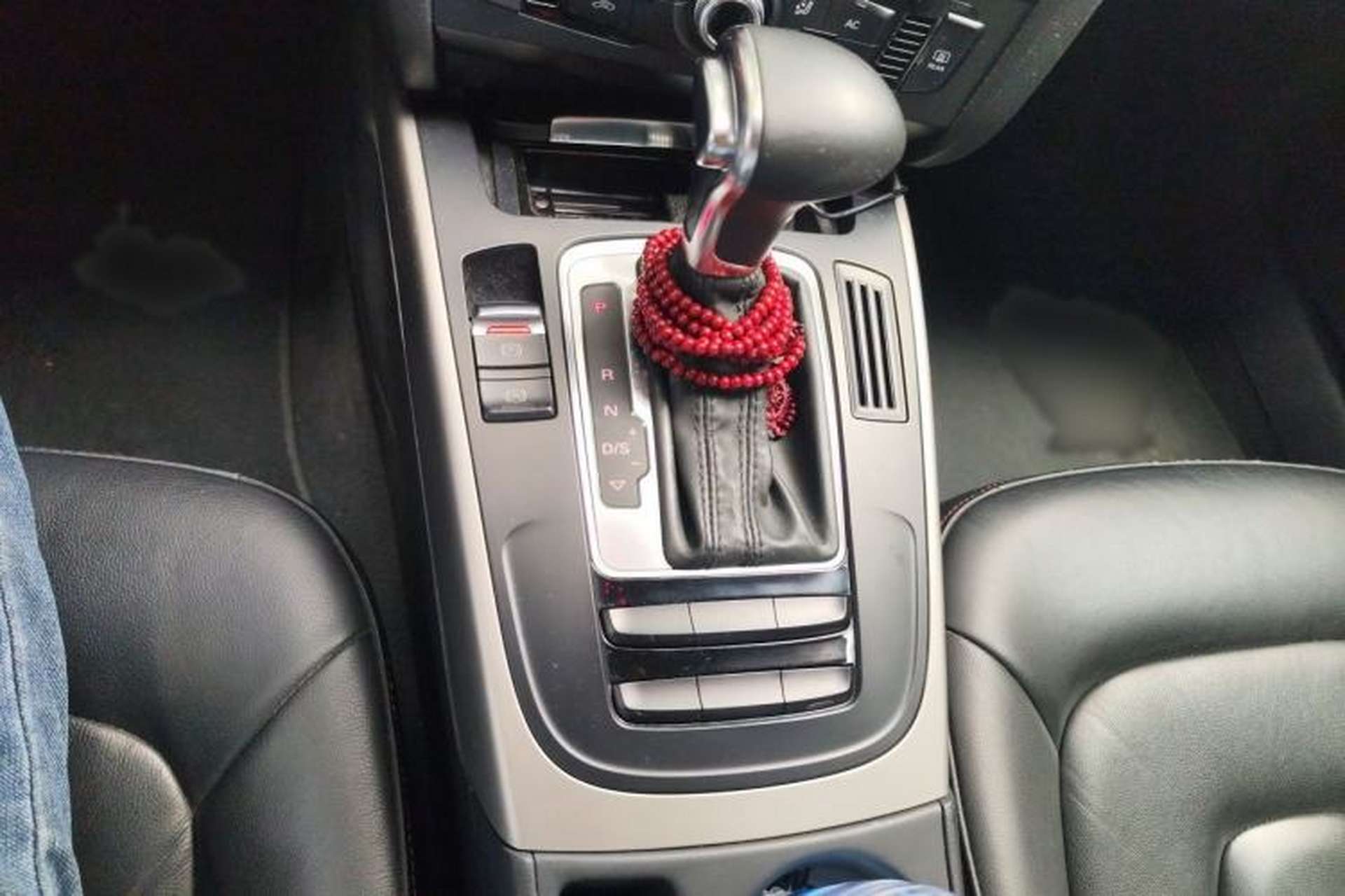 Used Audi A4L 2013 30 TFSI Automatic Comfort Model Gear Lever