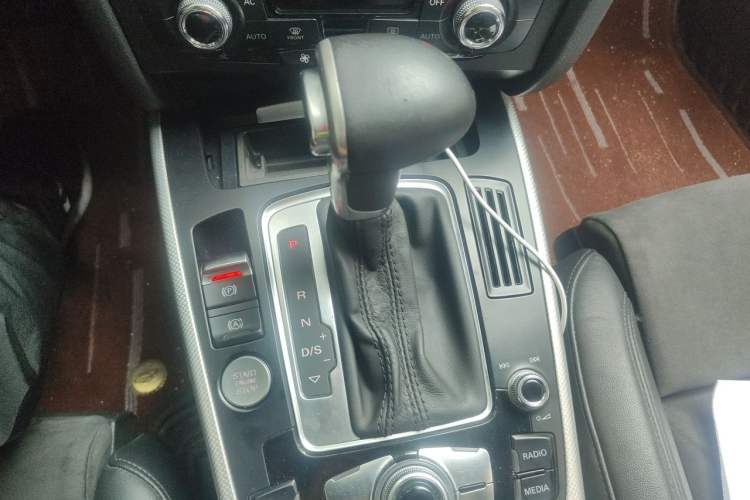 Used Audi A4L 2013 40 TFSI quattro Sport version Gear Lever