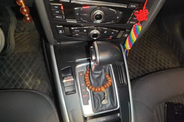Used Audi A4L 2013 40 TFSI quattro Individual Sport Edition Gear Lever