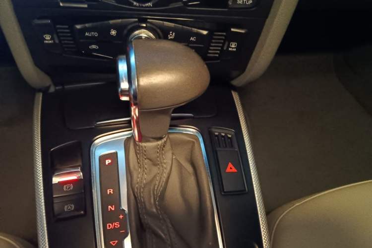 Used Audi A4L 2013 35 TFSI Automatic Standard Model Gear Lever