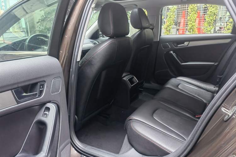 Used Audi A4L 2013 30 TFSI Automatic Comfort Model Interior 3
