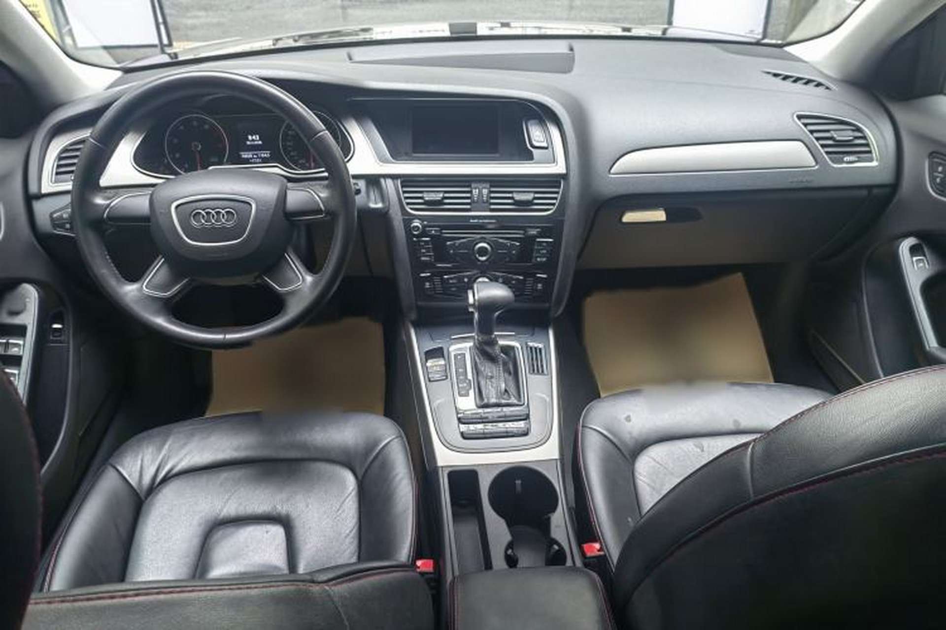 Used Audi A4L 2013 30 TFSI Automatic Comfort Model Interior 4