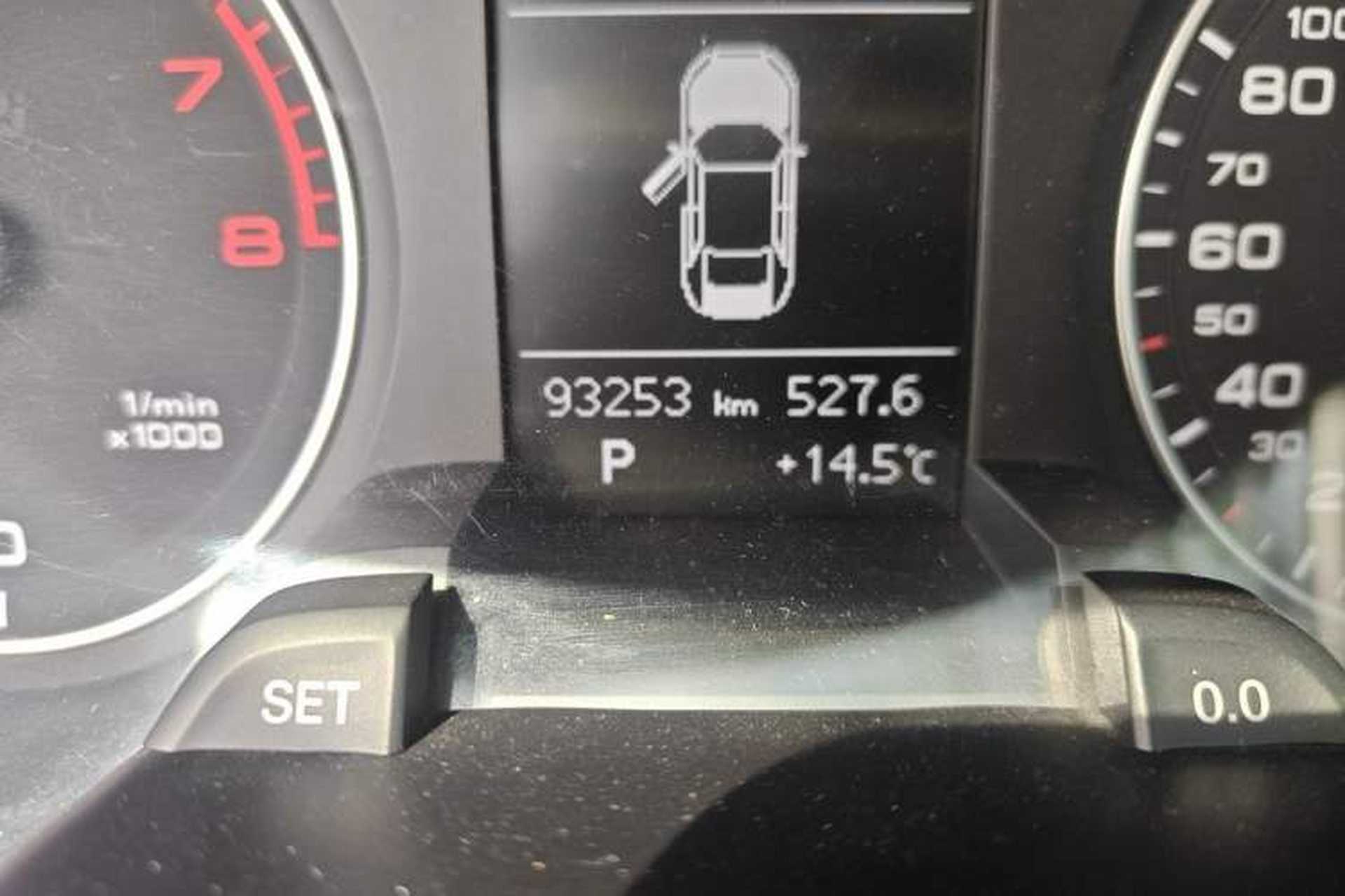 Used Audi A4L 2013 35 TFSI Automatic Standard Model Odometer Close Up