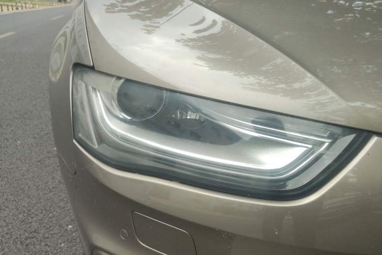 Used Audi A4L 2013 40 TFSI quattro Sport version Right Front Headlight