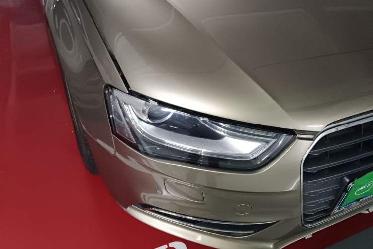 Used Audi A4L 2013 35 TFSI Automatic Standard Model Right Front Headlight