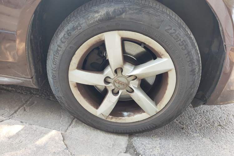 Used Audi A4L 2013 35 TFSI Automatic Standard Model Right Front Wheel Hub