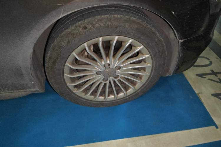 Used Audi A4L 2013 40 TFSI quattro Individual Sport Edition Right Front Wheel Hub
