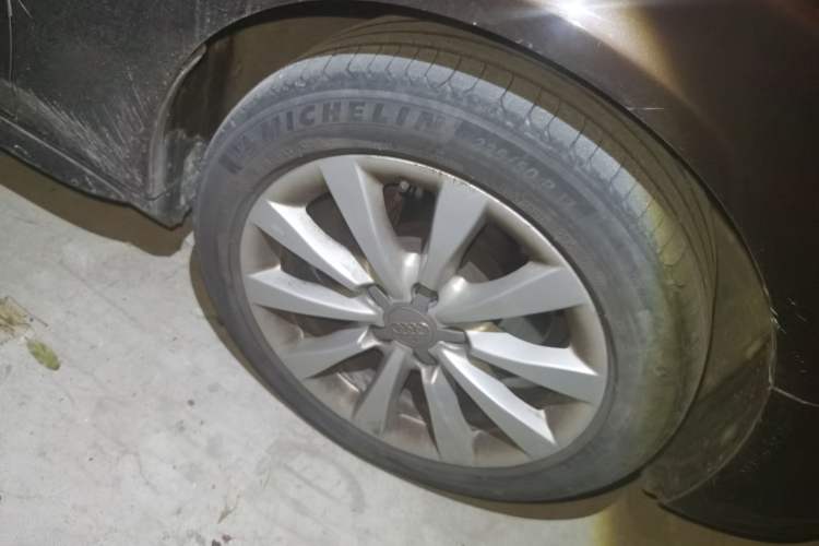 Used Audi A4L 2013 35 TFSI Automatic Technology Edition Right Front Wheel Hub