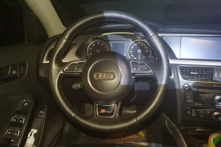 Used Audi A4L 2013 35 TFSI Automatic Technology Edition Steering Wheel