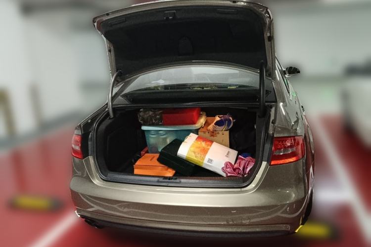 Used Audi A4L 2013 35 TFSI Automatic Standard Model Trunk