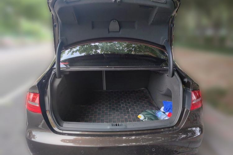 Used Audi A4L 2013 35 TFSI Automatic Comfort Model Trunk