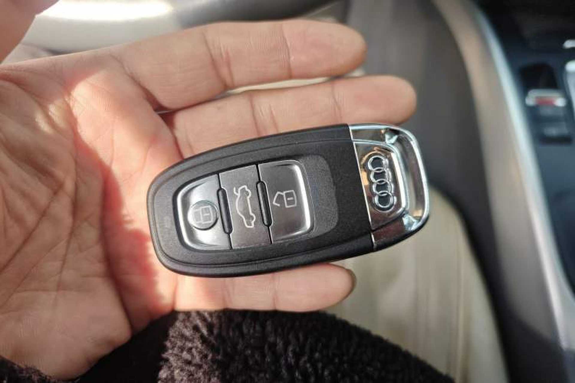 Used Audi A4L 2013 35 TFSI Automatic Standard Model Vehicle Key