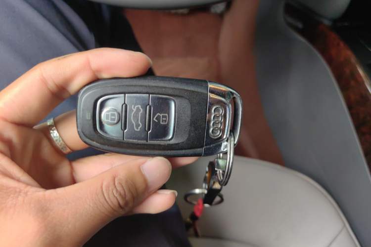 Used Audi A4L 2013 35 TFSI Automatic Comfort Model Vehicle Key