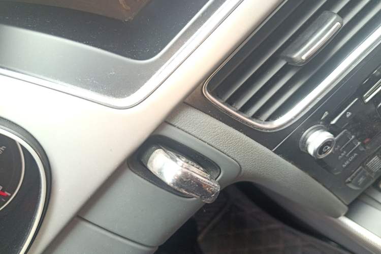 Used Audi A4L 2013 35 TFSI Automatic Standard Model Vehicle Key