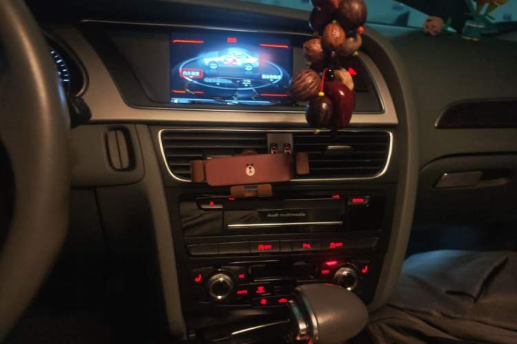 Used Audi A4L 2013 35 TFSI Automatic Technology Edition Audio And AC Panel