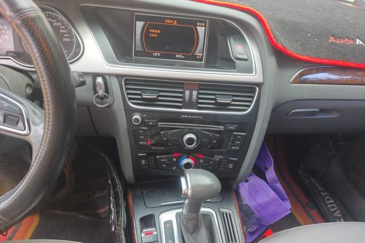 Used Audi A4L 2013 35 TFSI Automatic Comfort Model Audio And AC Panel