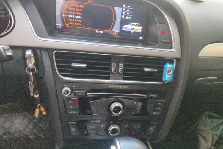 Used Audi A4L 2013 35 TFSI Automatic Standard Model Audio And AC Panel