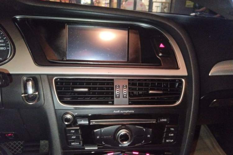 Used Audi A4L 2013 30 TFSI Automatic Comfort Model Audio And AC Panel