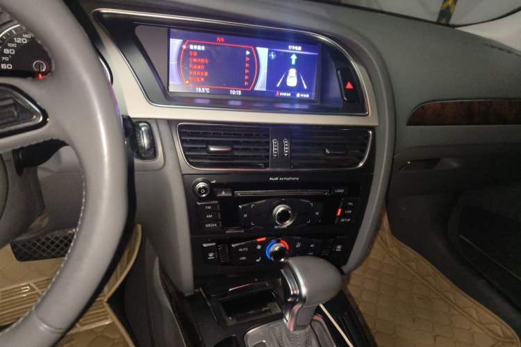 Used Audi A4L 2013 35 TFSI Automatic Comfort Model Audio And AC Panel