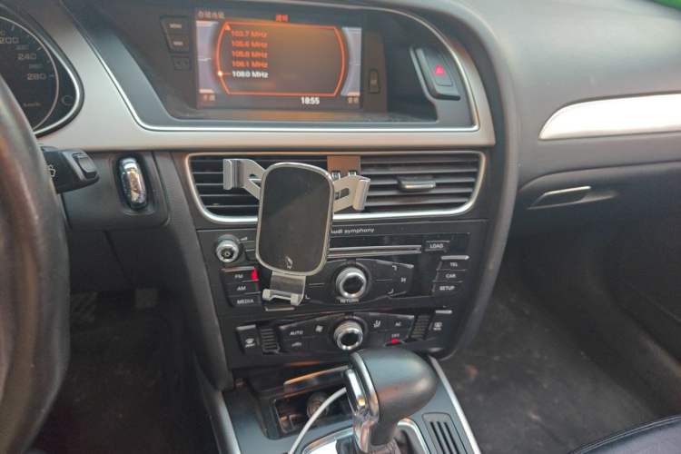 Used Audi A4L 2013 35 TFSI Automatic Comfort Model Audio And AC Panel