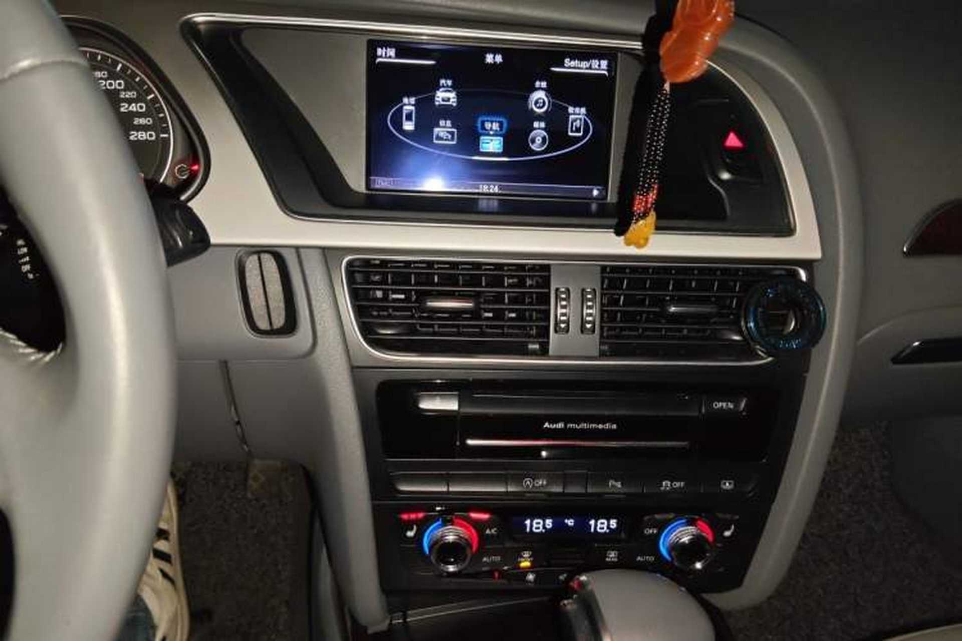 Used Audi A4L 2013 35 TFSI Automatic Luxury Model Audio And AC Panel