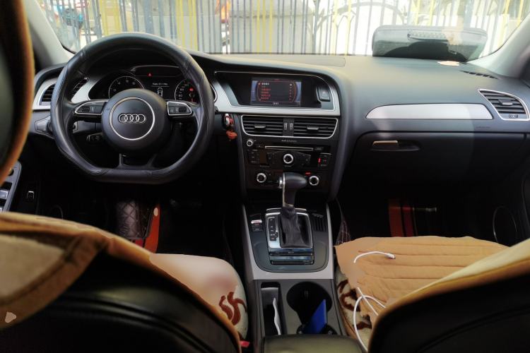 Used Audi A4L 2013 35 TFSI Automatic Standard Model Center Console