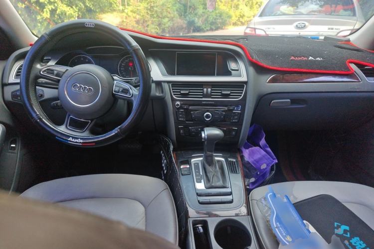 Used Audi A4L 2013 35 TFSI Automatic Comfort Model Center Console