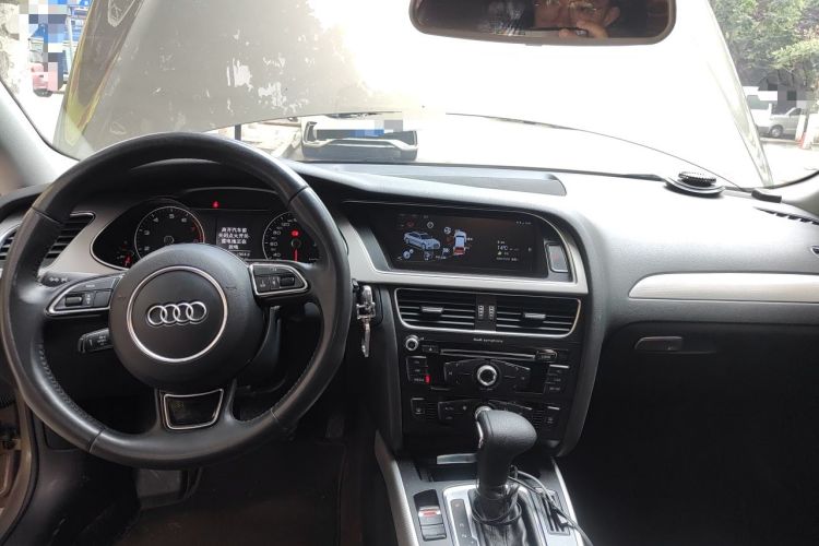 Used Audi A4L 2013 35 TFSI Automatic Standard Model Center Console