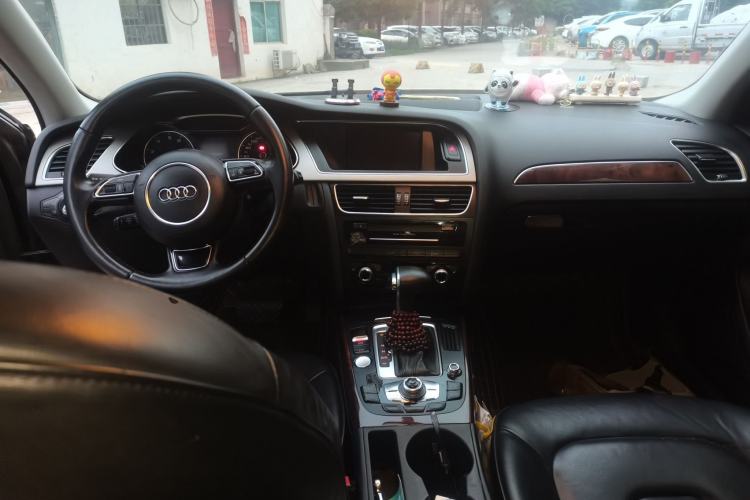 Used Audi A4L 2013 35 TFSI Automatic Technology Edition Center Console