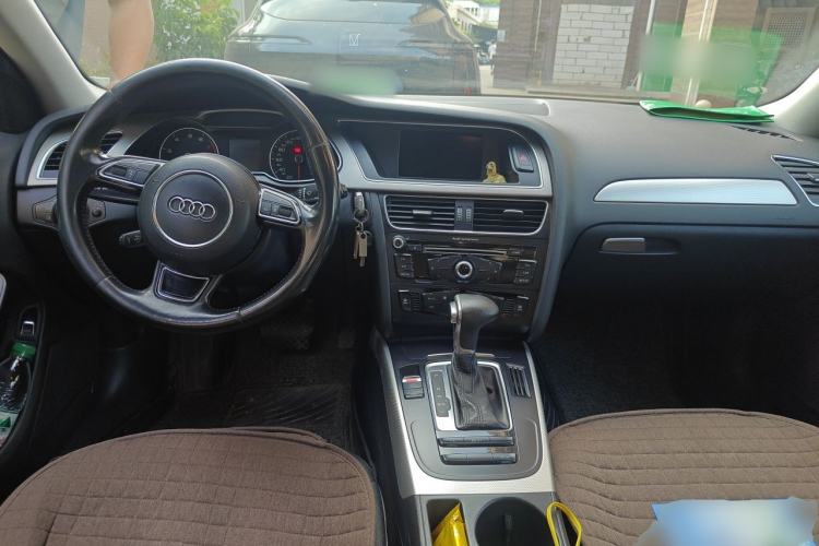 Used Audi A4L 2013 35 TFSI Automatic Standard Model Center Console