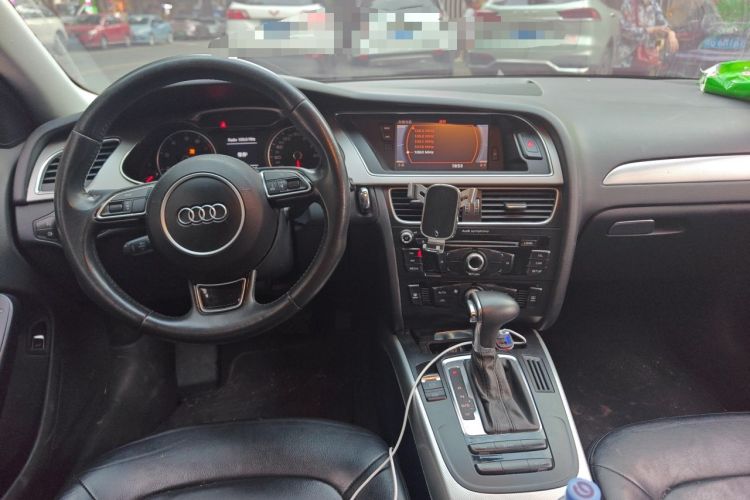 Used Audi A4L 2013 35 TFSI Automatic Comfort Model Center Console