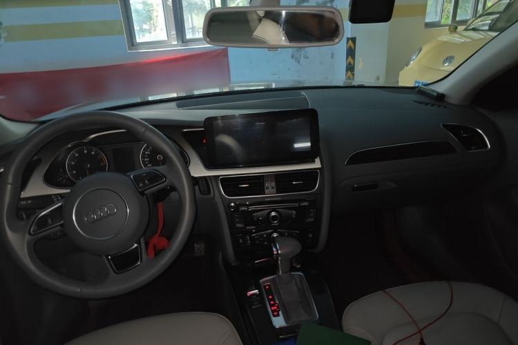Used Audi A4L 2013 35 TFSI Automatic Comfort Model Center Console