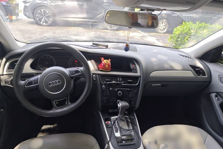 Used Audi A4L 2013 35 TFSI Automatic Standard Model Center Console
