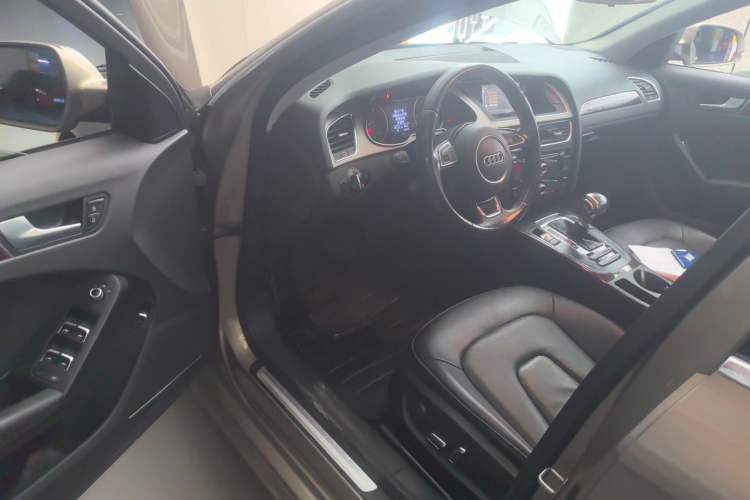 Used Audi A4L 2013 35 TFSI Automatic Comfort Model Driver Seat