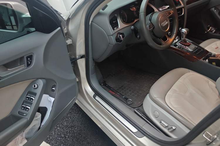 Used Audi A4L 2013 35 TFSI Automatic Standard Model Driver Seat