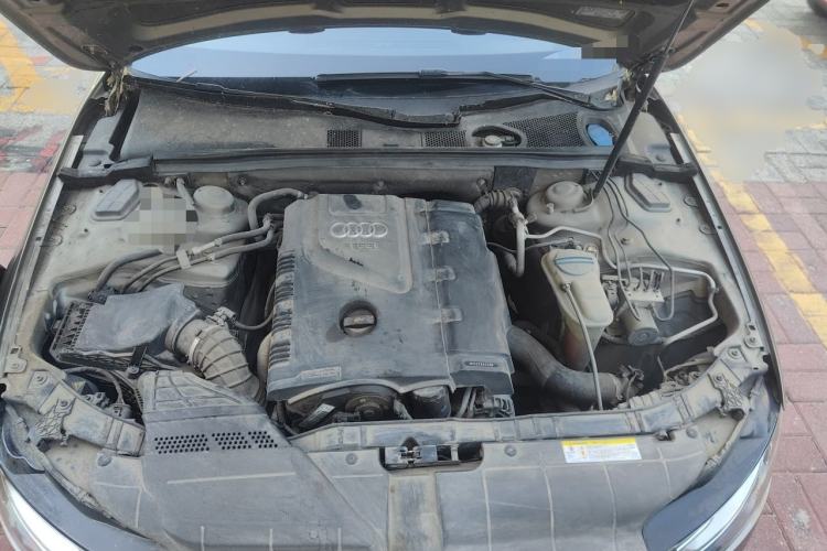 Used Audi A4L 2013 35 TFSI Automatic Standard Model Engine Bay