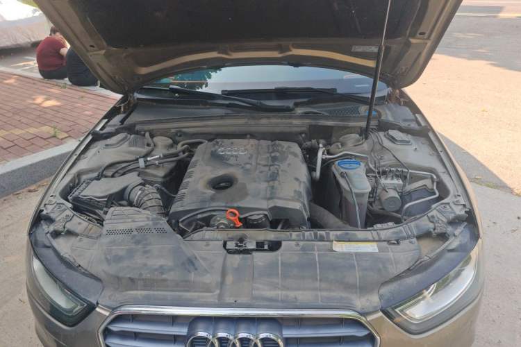 Used Audi A4L 2013 35 TFSI Automatic Comfort Model Engine Bay