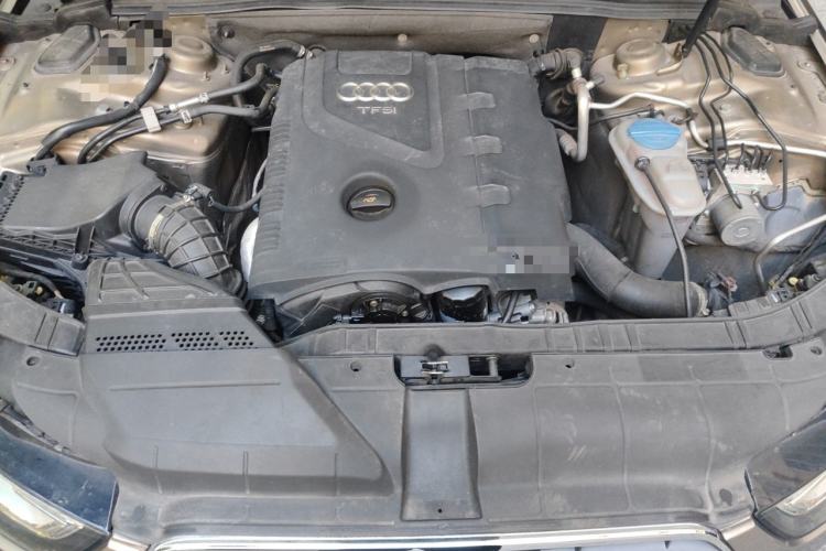 Used Audi A4L 2013 35 TFSI Automatic Standard Model Engine Bay