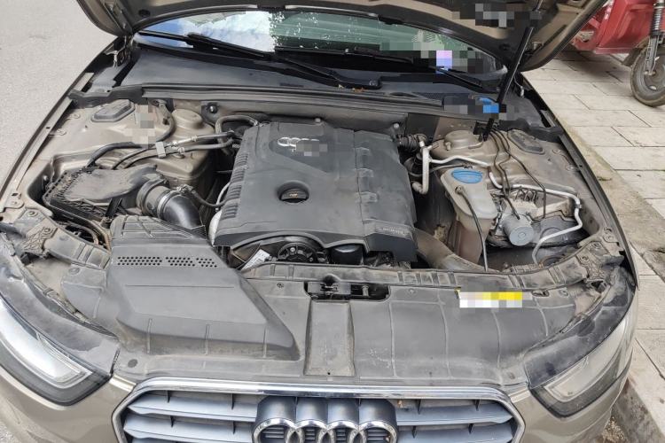 Used Audi A4L 2013 35 TFSI Automatic Standard Model Engine Bay