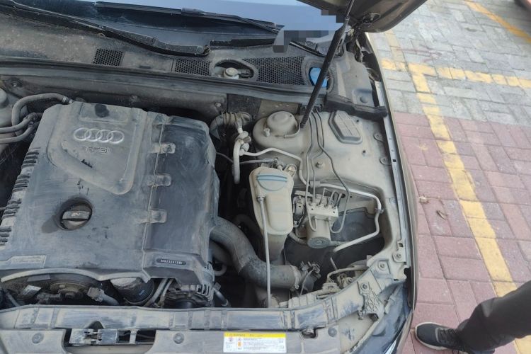 Used Audi A4L 2013 35 TFSI Automatic Standard Model Engine Bay Left