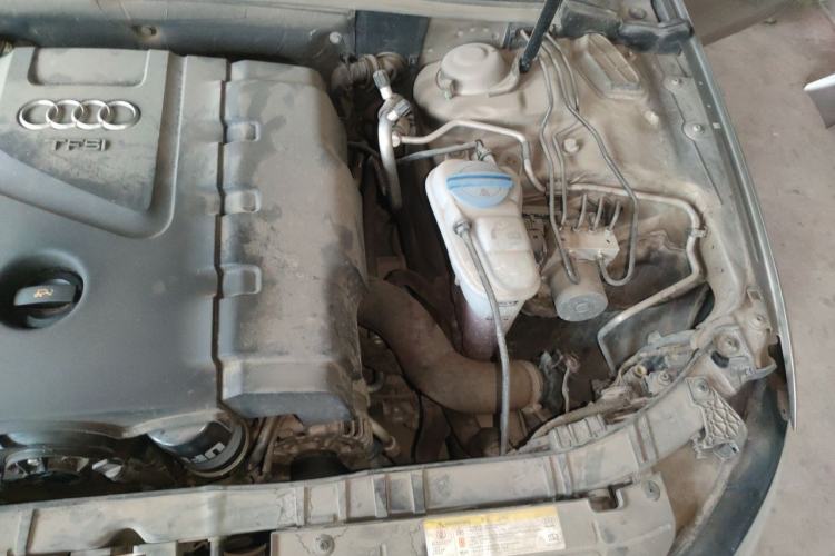 Used Audi A4L 2013 35 TFSI Automatic Comfort Model Engine Bay Left
